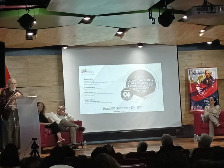 Intersaber presente en el seminario contra el fascismo.