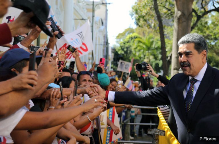 VICTORIA: Posesión del presidente pueblo Nicolás Maduro