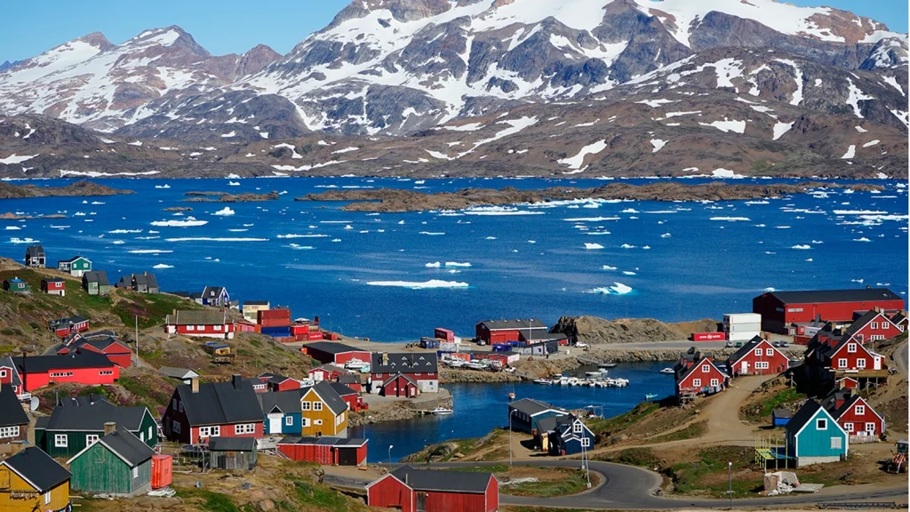 Groenlandia: El Gigante de Hielo en la Encrucijada Ambiental Global