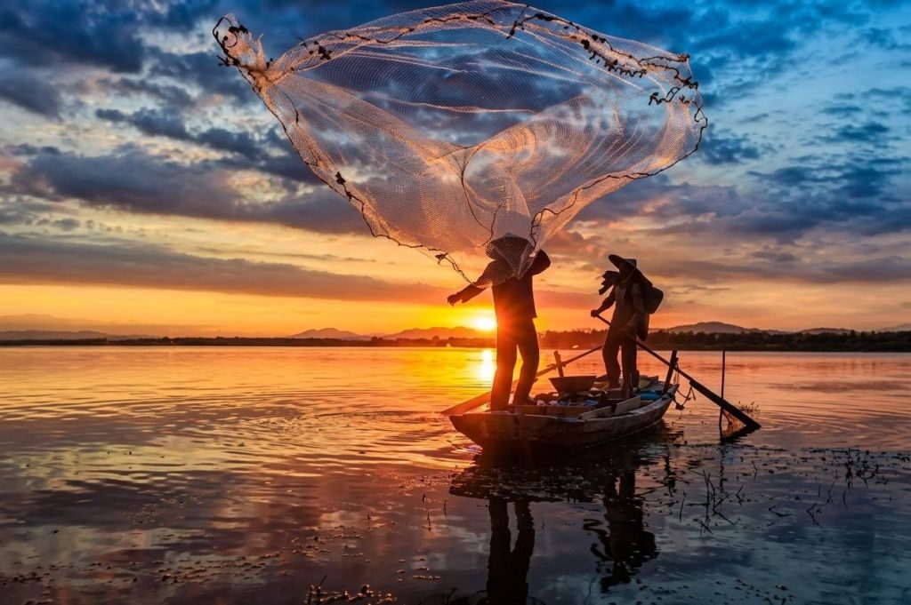 Pescadores de Sueños, Cultivadores de Almas, Salvadores del Mundo