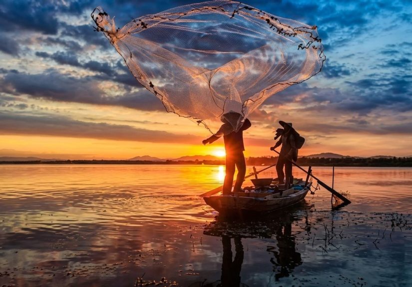 Pescadores de Sueños, Cultivadores de Almas, Salvadores del Mundo